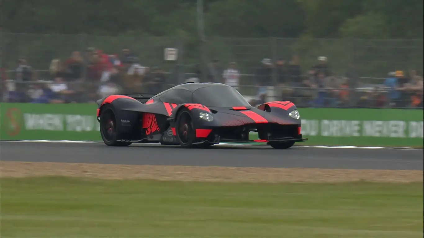 aston martin valkyrie