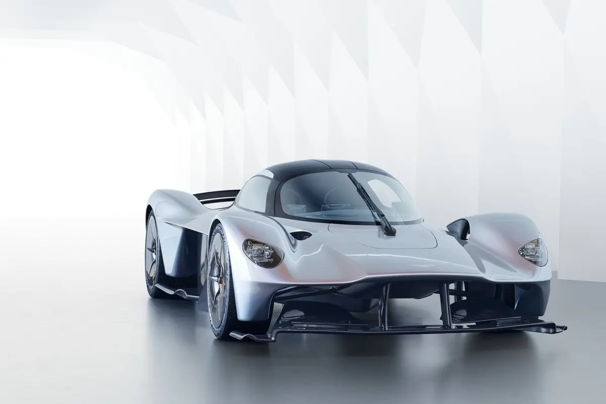 astonmartin valkyrie copertina