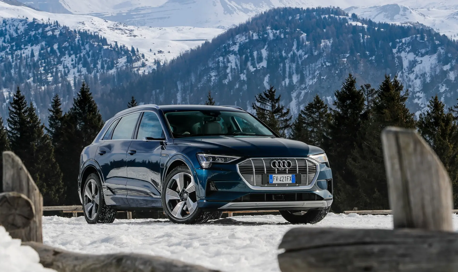 audi e tron 06