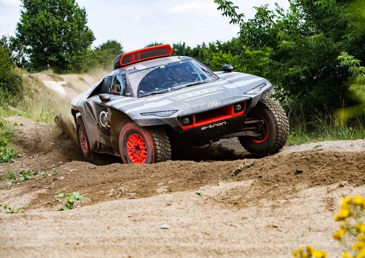audi rs q e tron 012