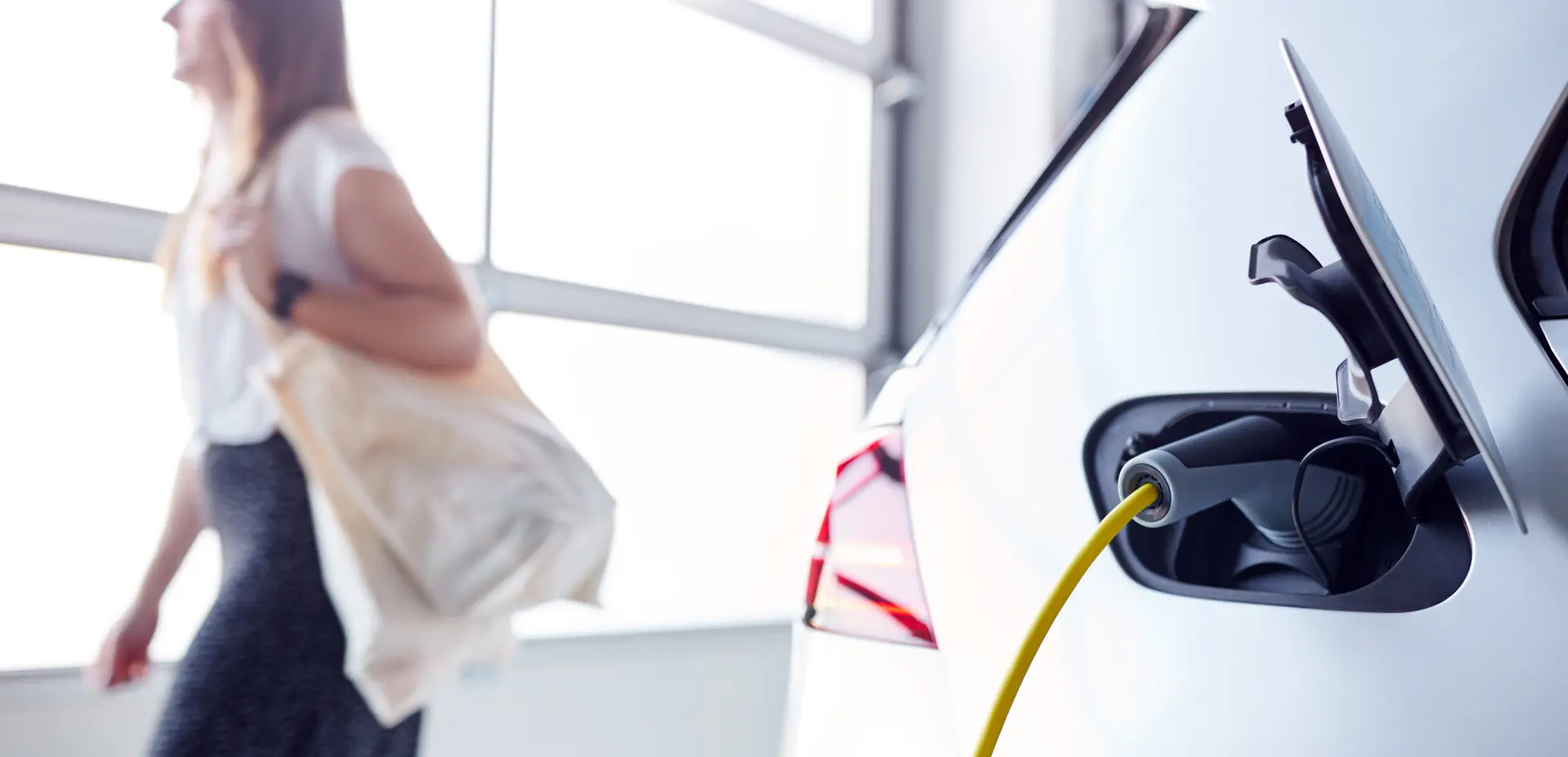 auto elettriche costano