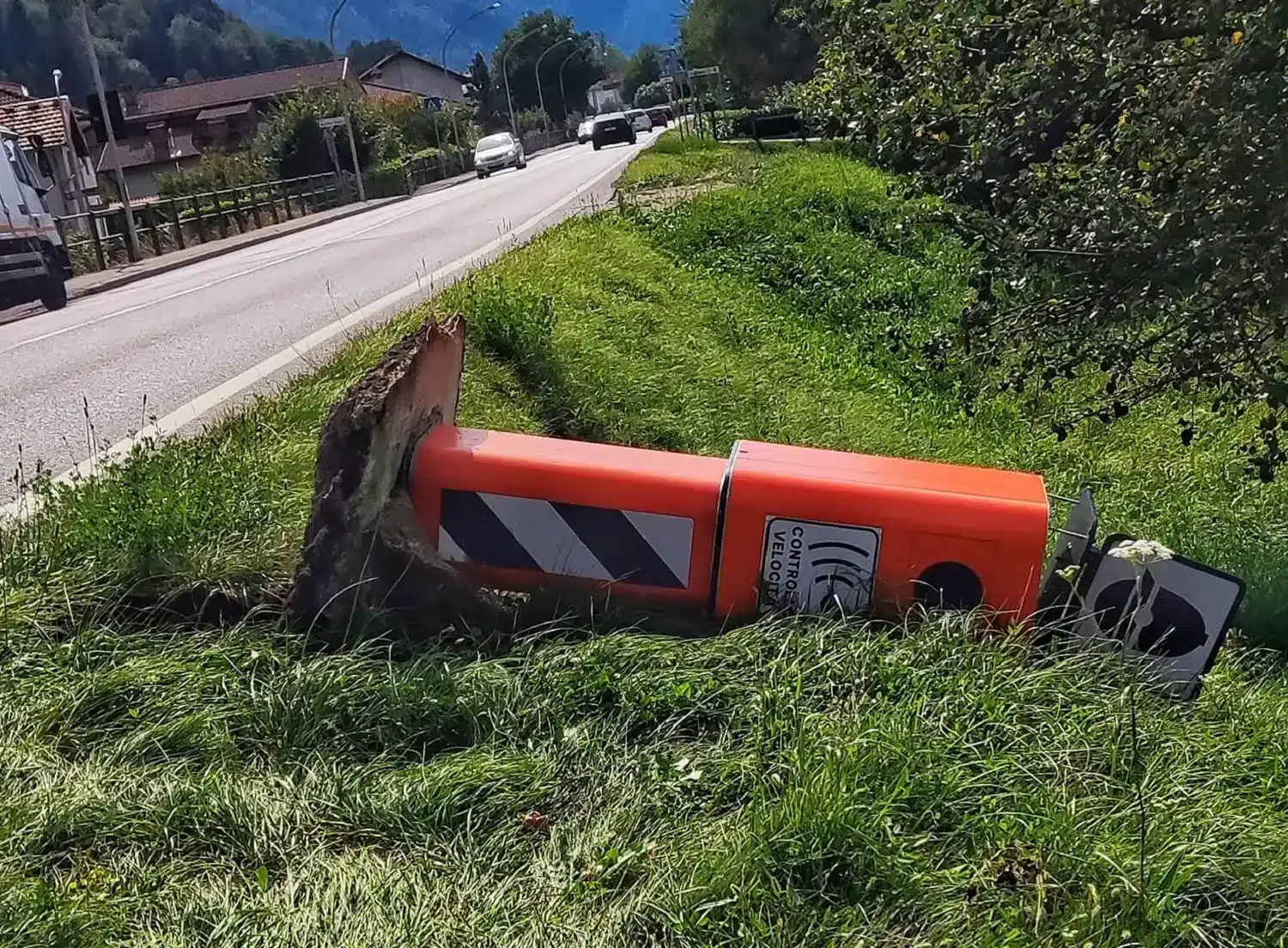 autovelox vandalizzato cadunea
