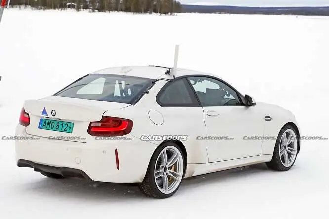 bmw m2 elettrica 6 666x444 1