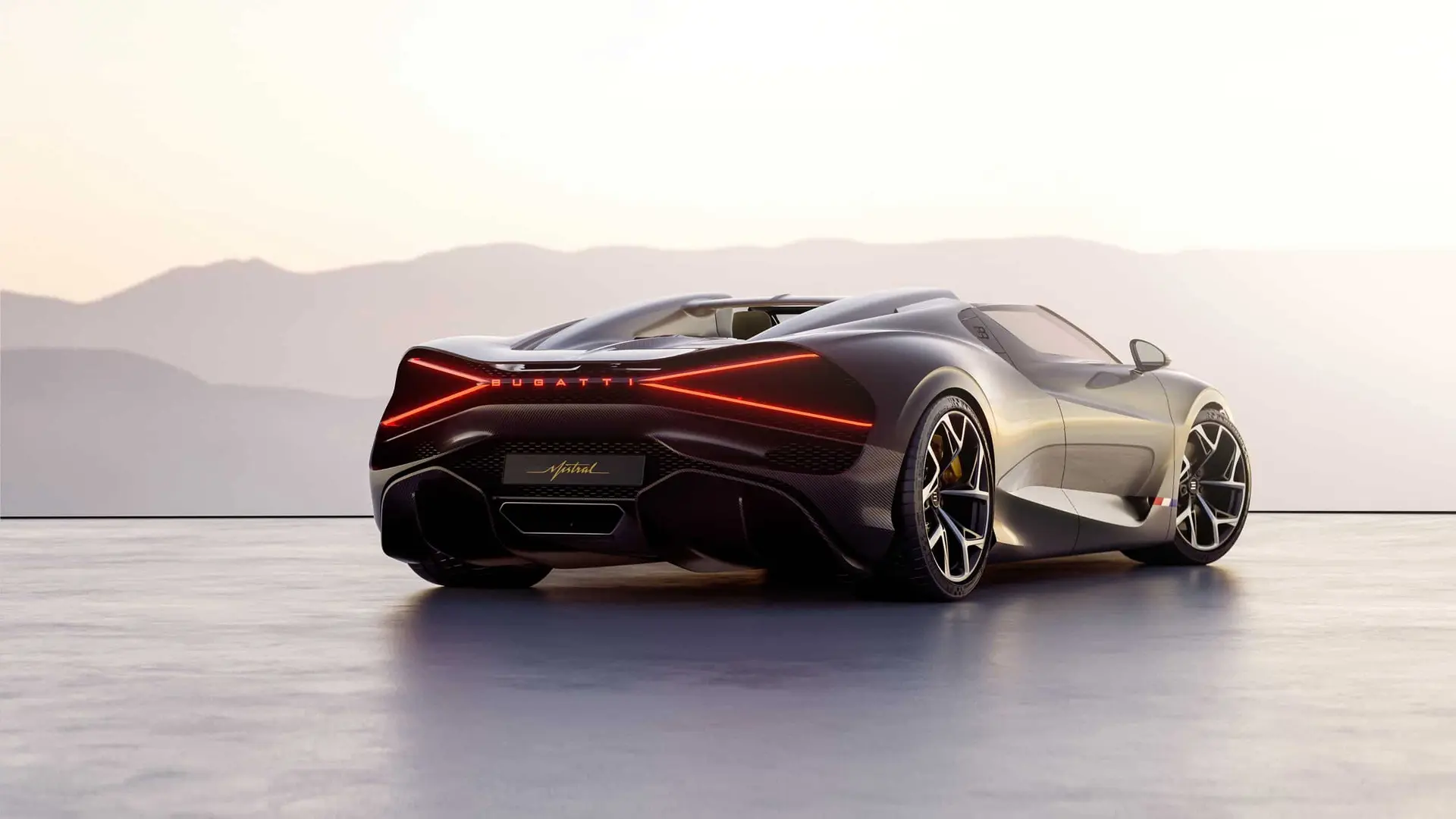 bugatti w16 mistral posteriore