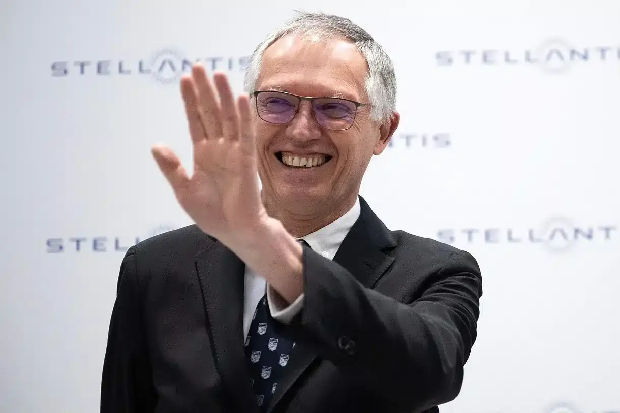 carlos tavares dimissioni stellantis