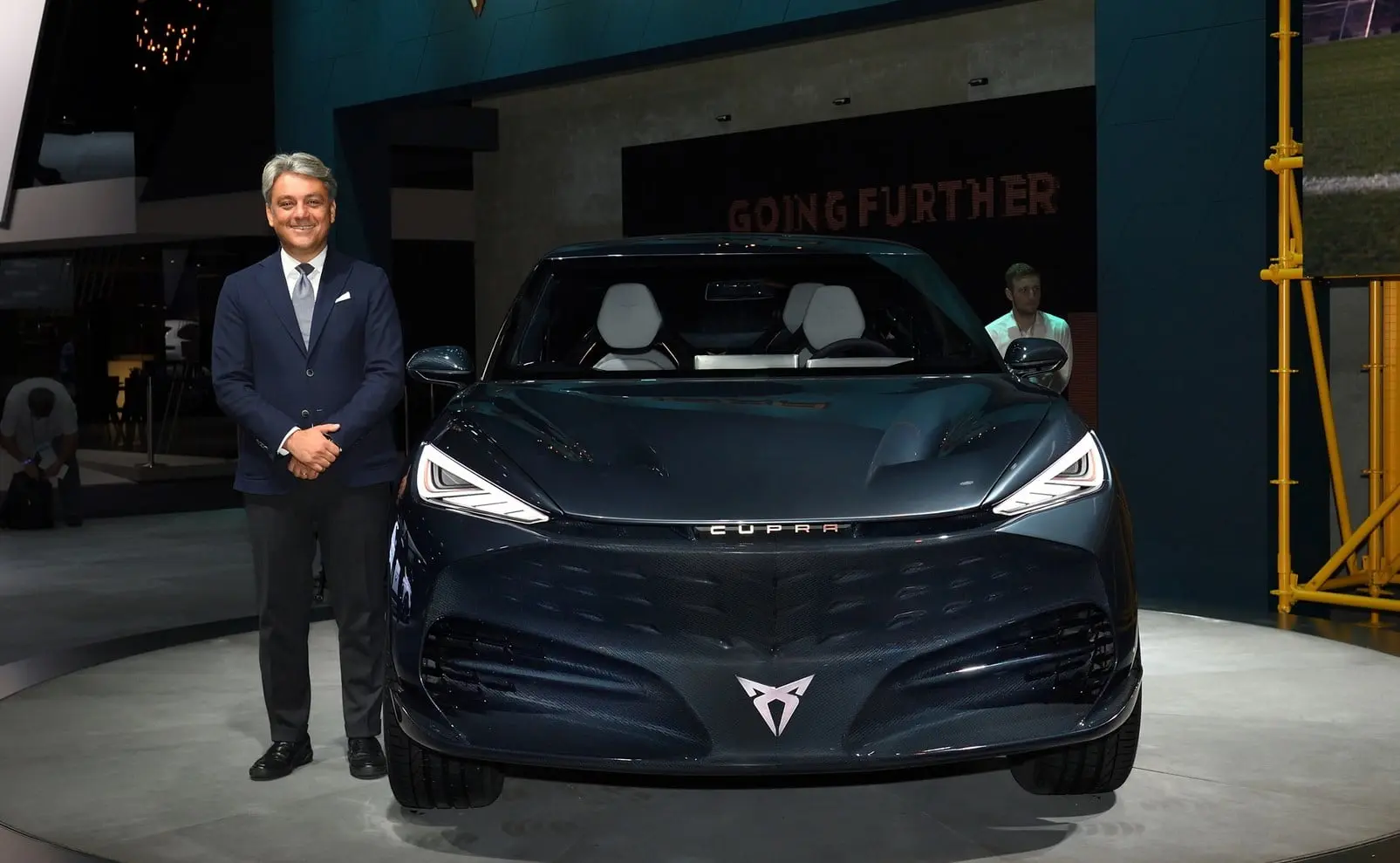 cupra tavascan 1