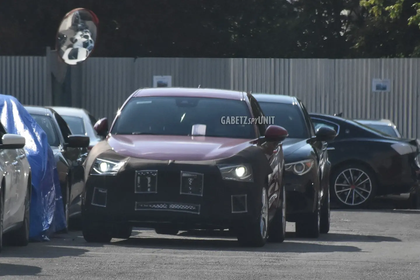 d suv maserati mule car