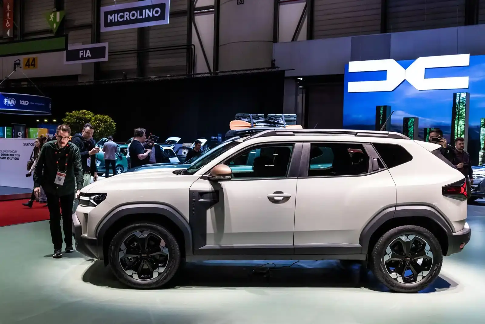 dacia presenta tre anteprime mondiali al salone di ginevra 2024