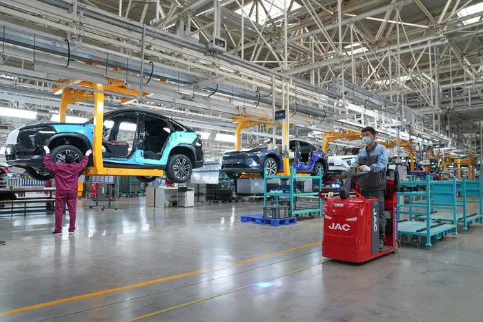 fabbrica cinese auto