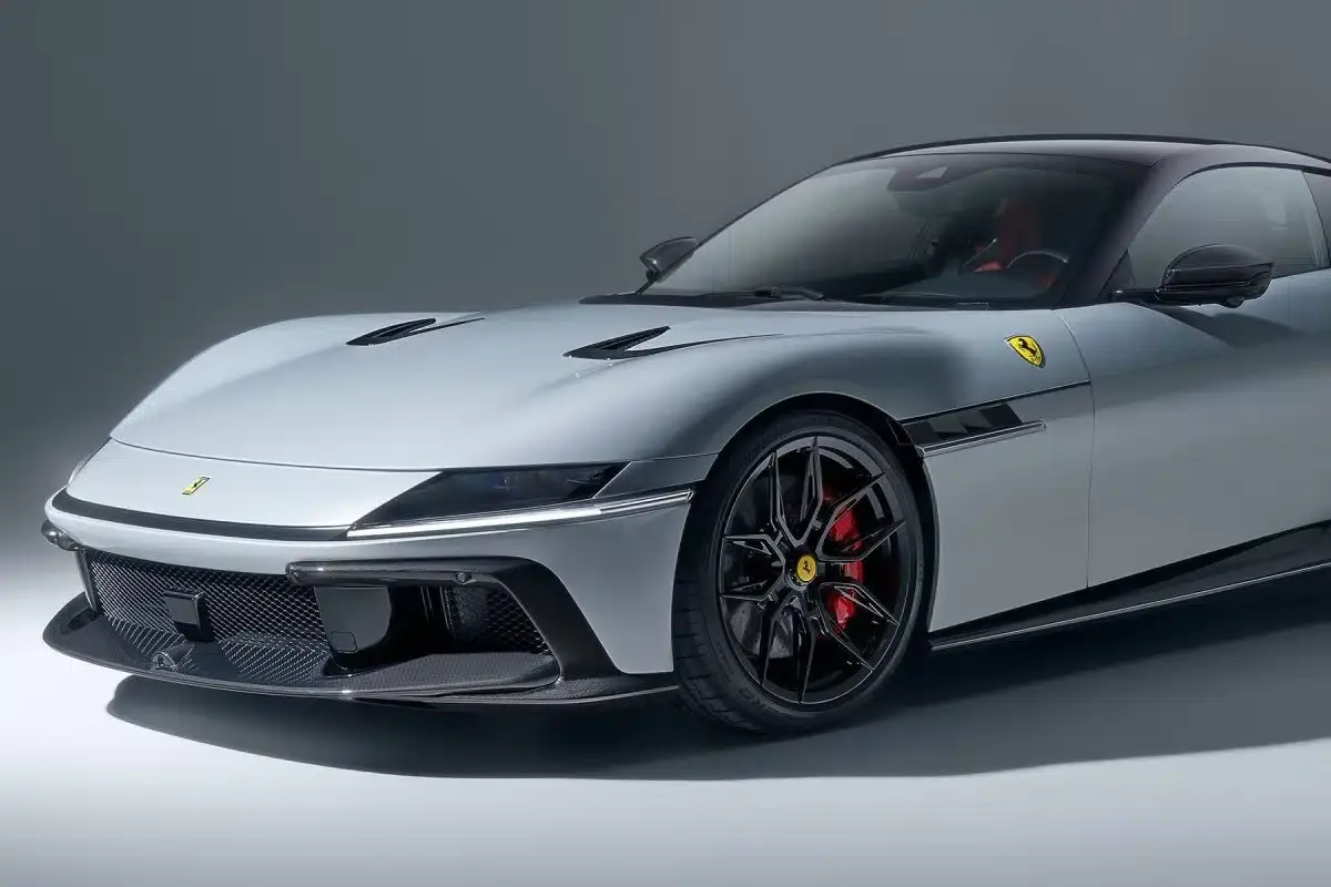 ferrari 12cilindri