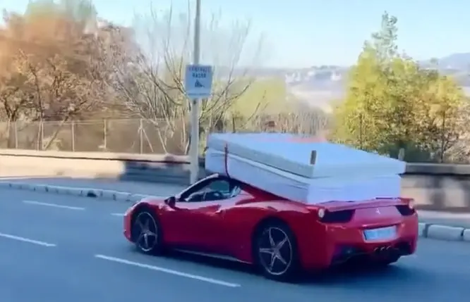 ferrari 458 italia trasloco