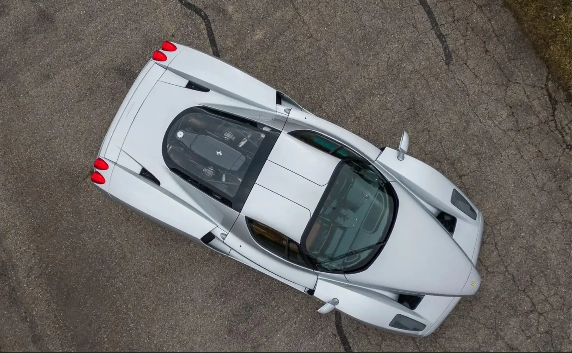 ferrari enzo grigia