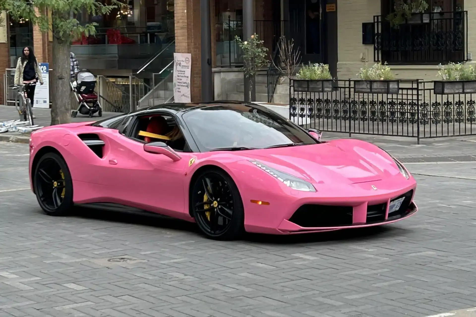 ferrari rosa