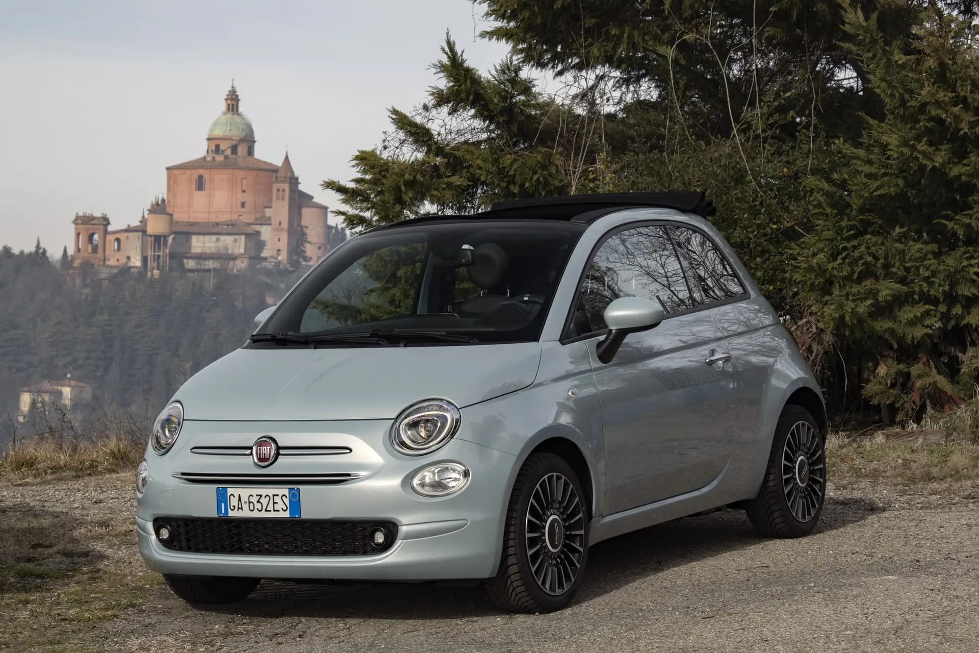 fiat 500 and panda hybrid launch edition media drive 8