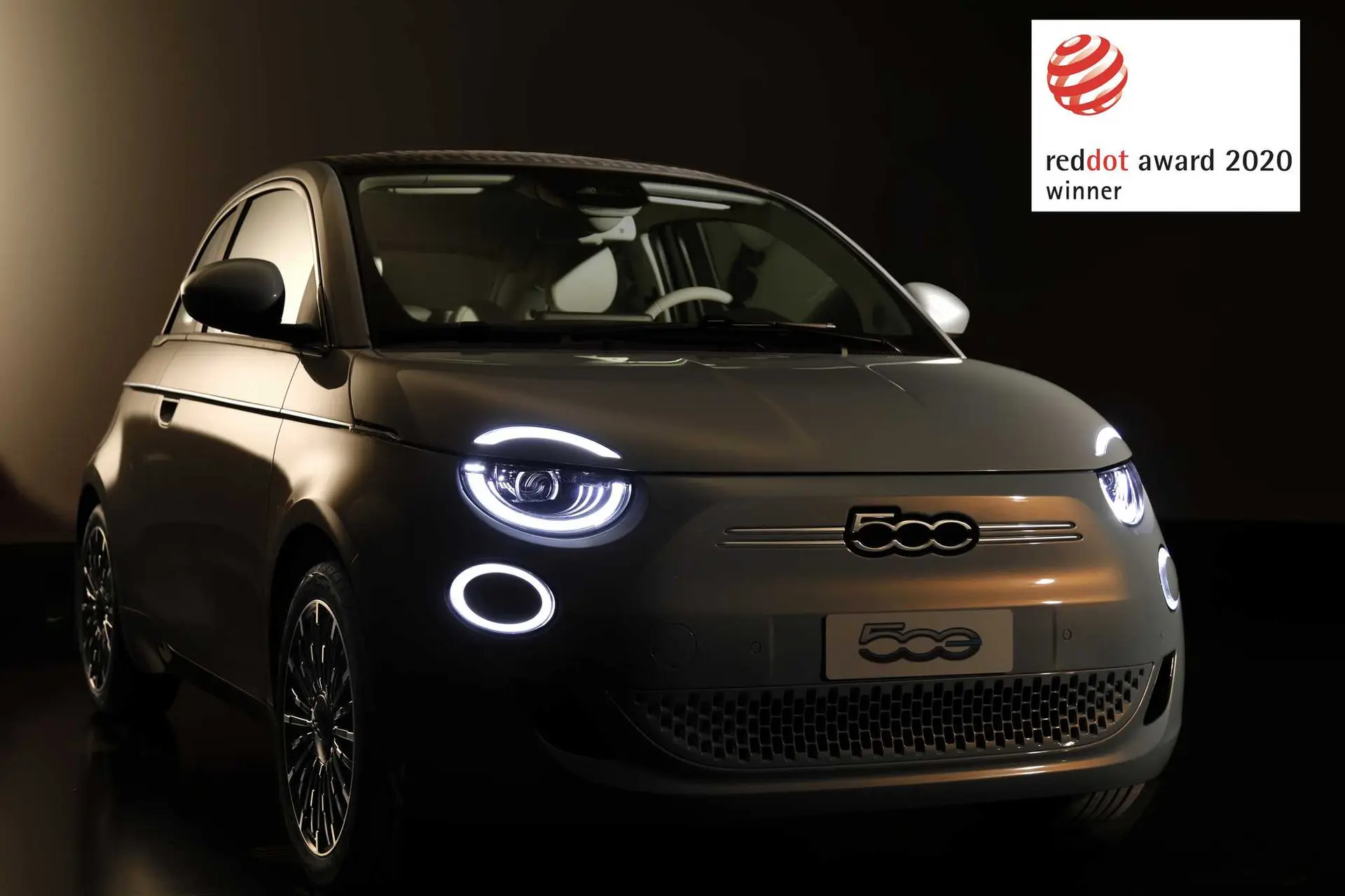 fiat new 500 wins the red dot award 2020