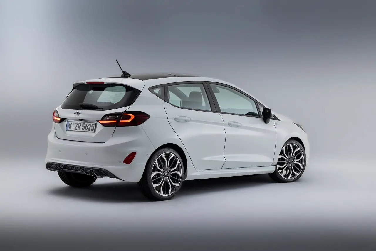 ford fiesta 2022 posteriore