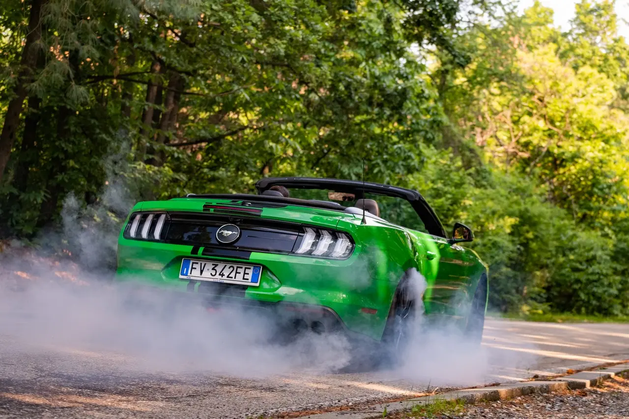 ford mustang 2020