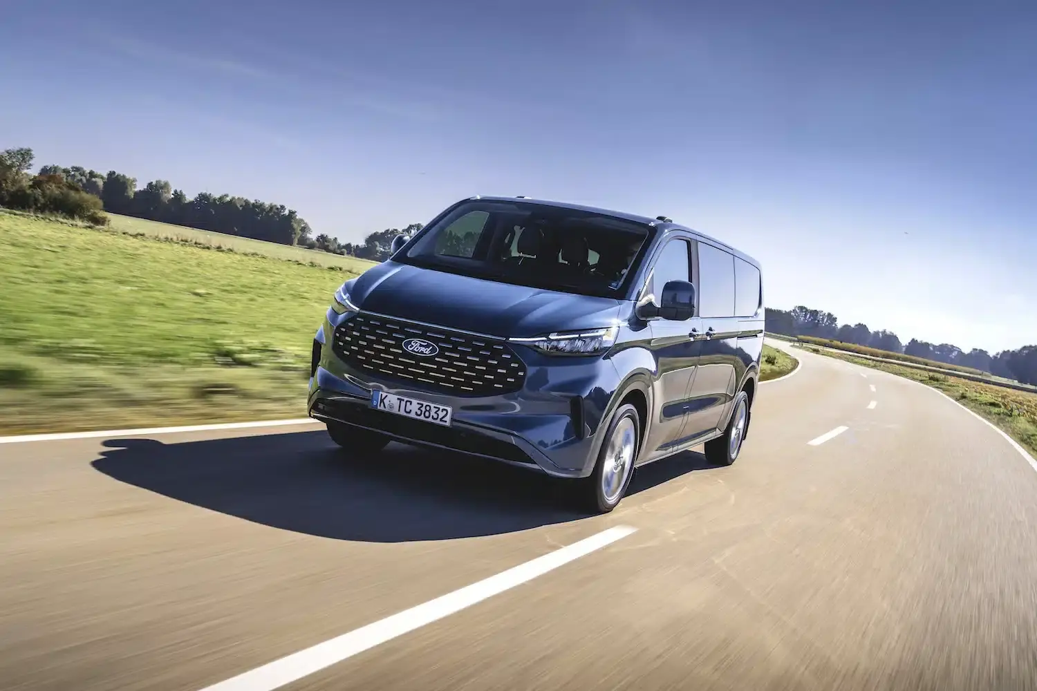 ford tourneo custom 2024 guida