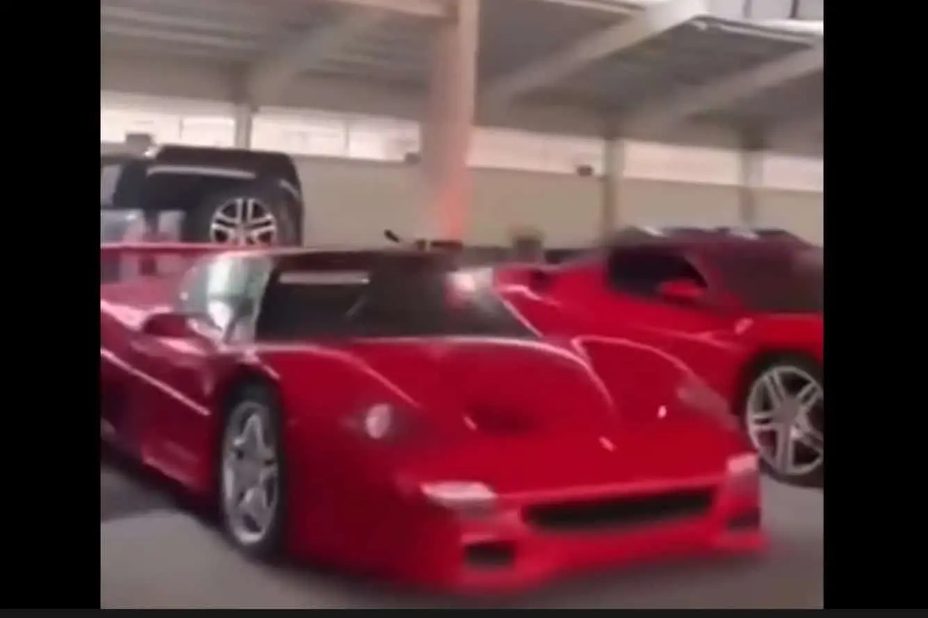 garage assad video