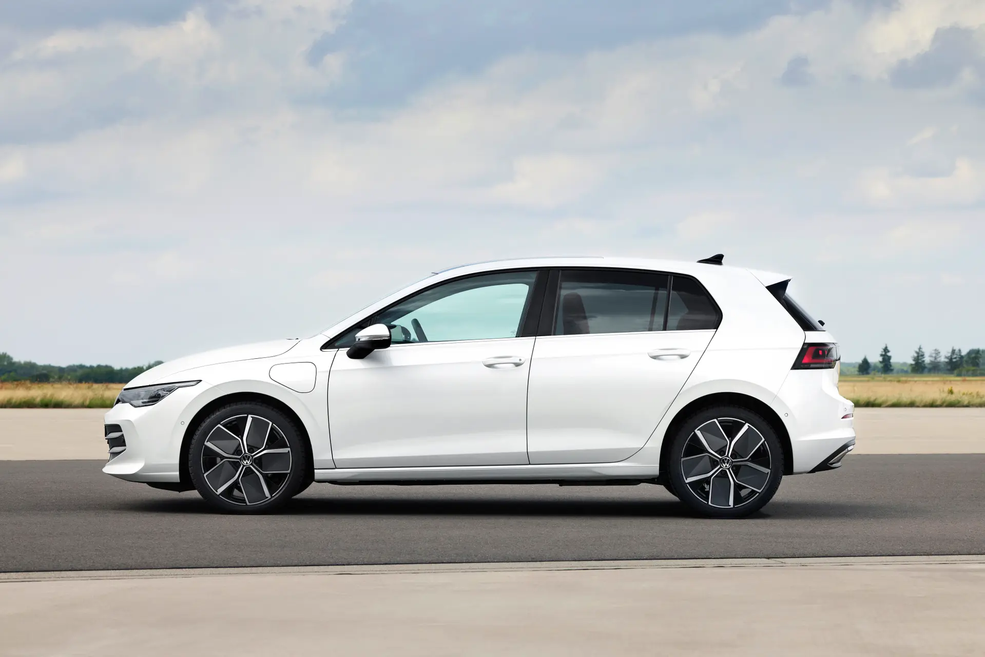 golf 2024 ehybrid vw4 20240124 91 db2023au01471