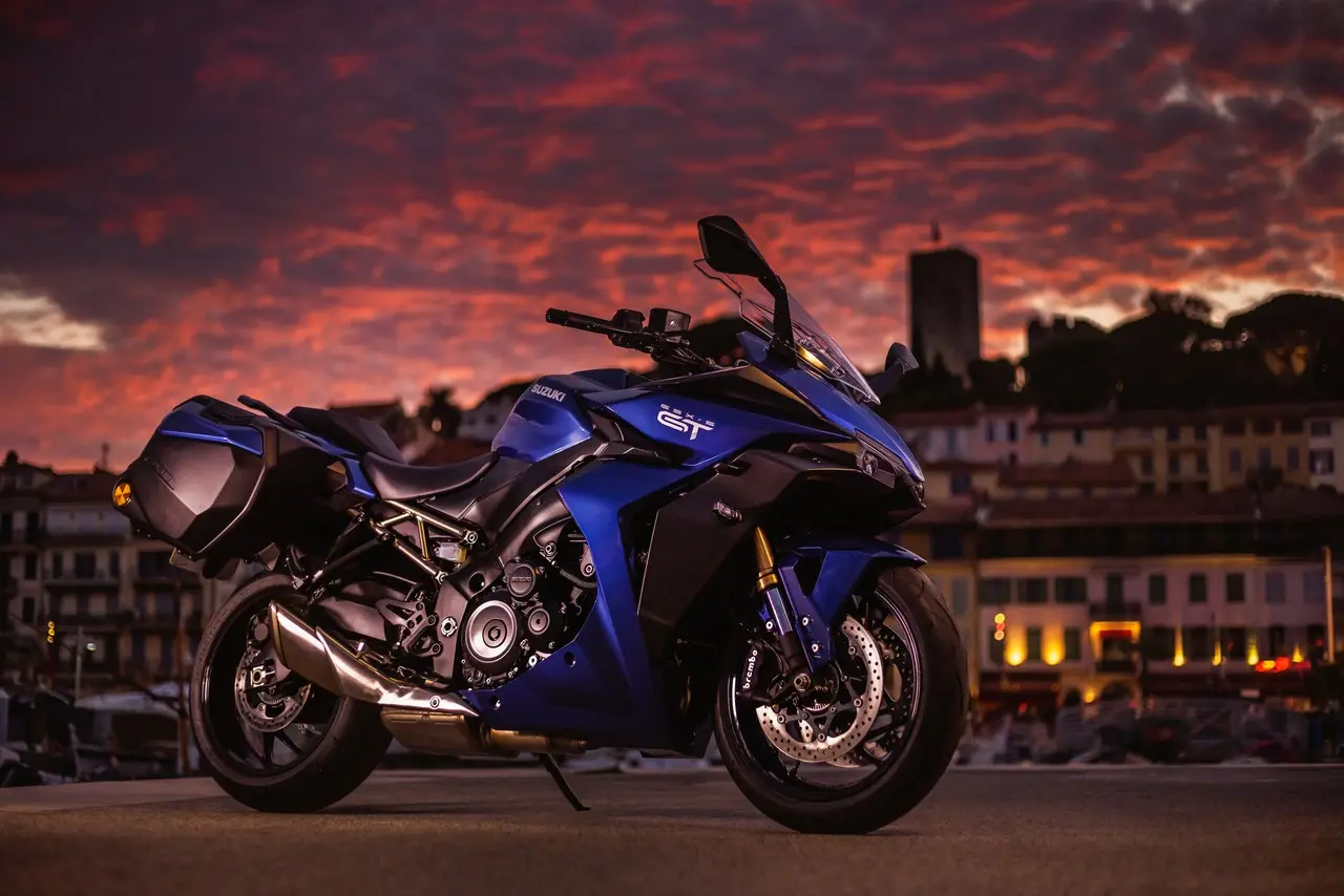 gsx s1000gt m2 action 22 qt8