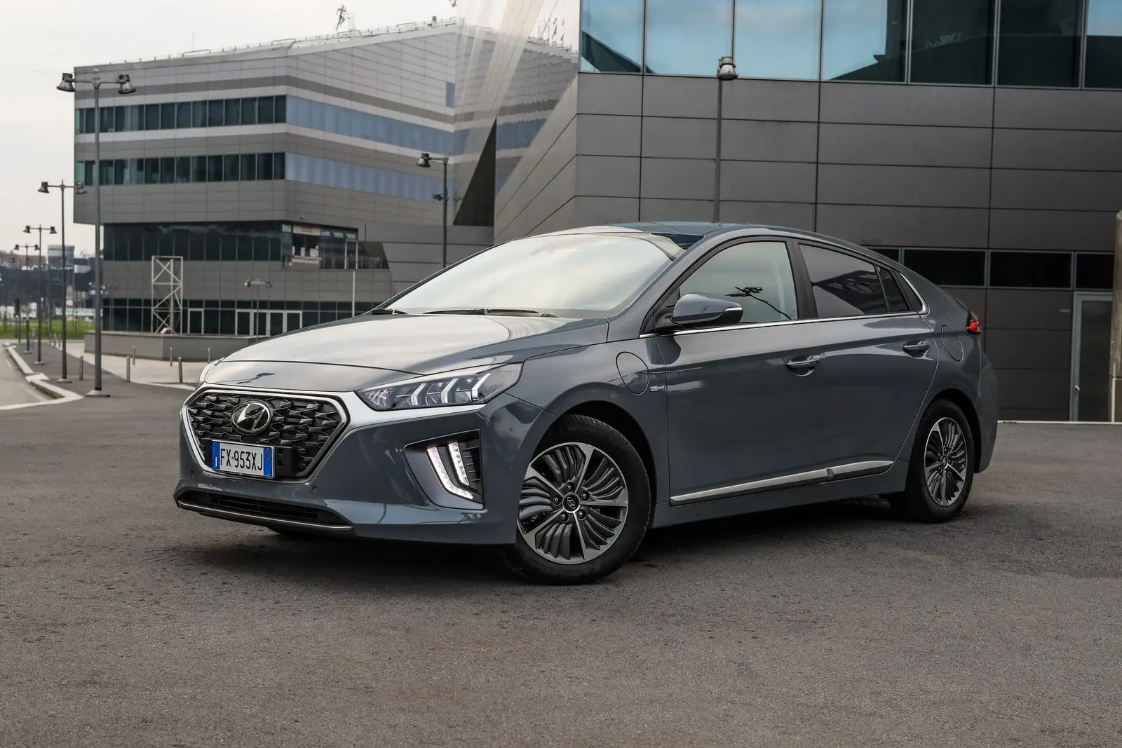 hyundai ioniq plug in 7