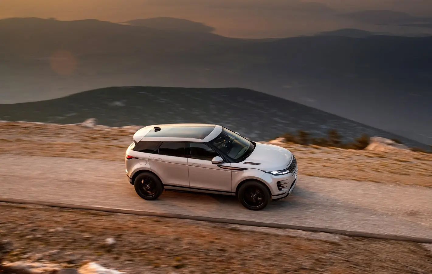 image rr evoque panoramic roof 1