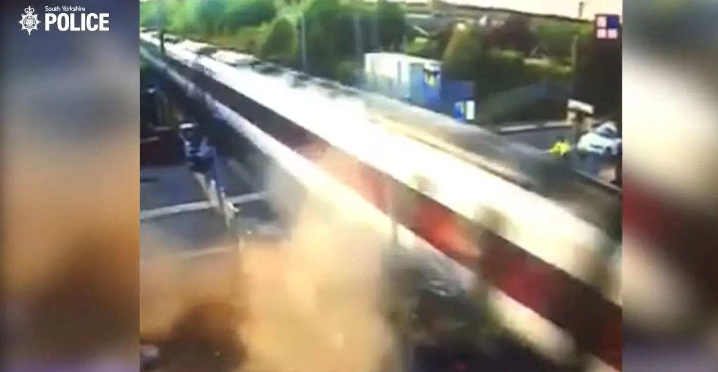 incidente auto treno