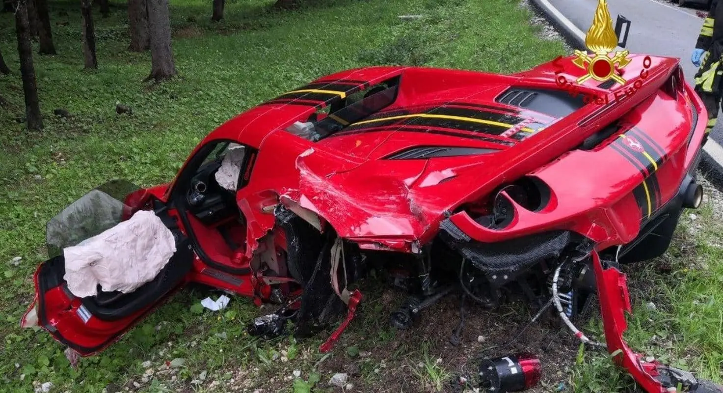 incidente ferrari f8