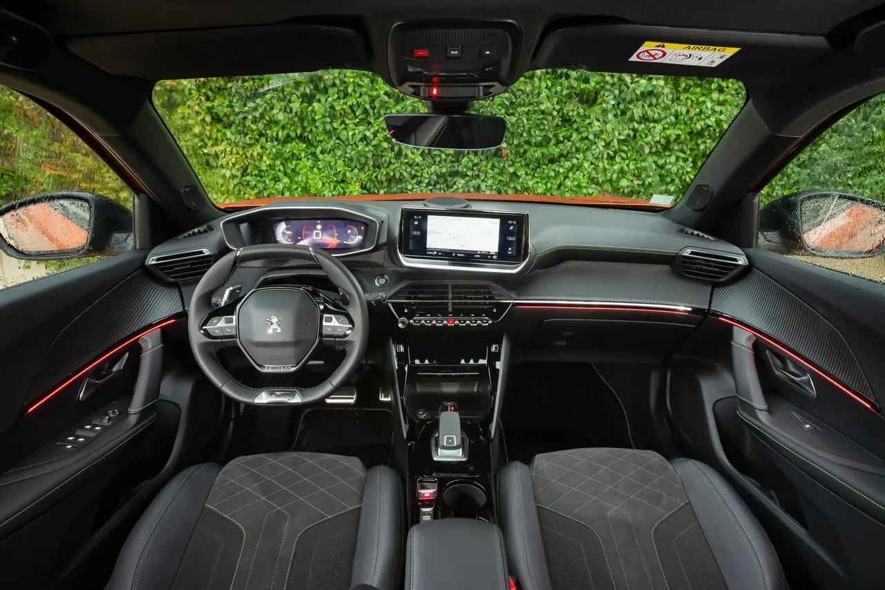 interni peugeot 2008