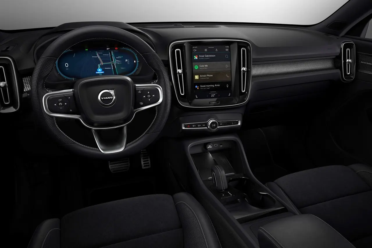 interni volvo xc40 elettrica