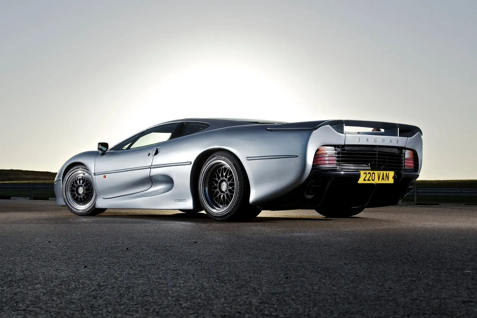 jaguar xj220 2