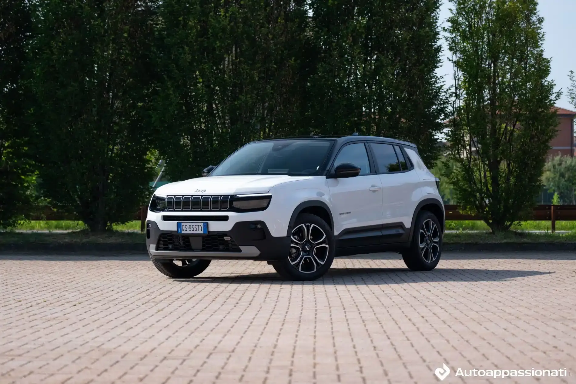 jeep avenger e hybrid 10
