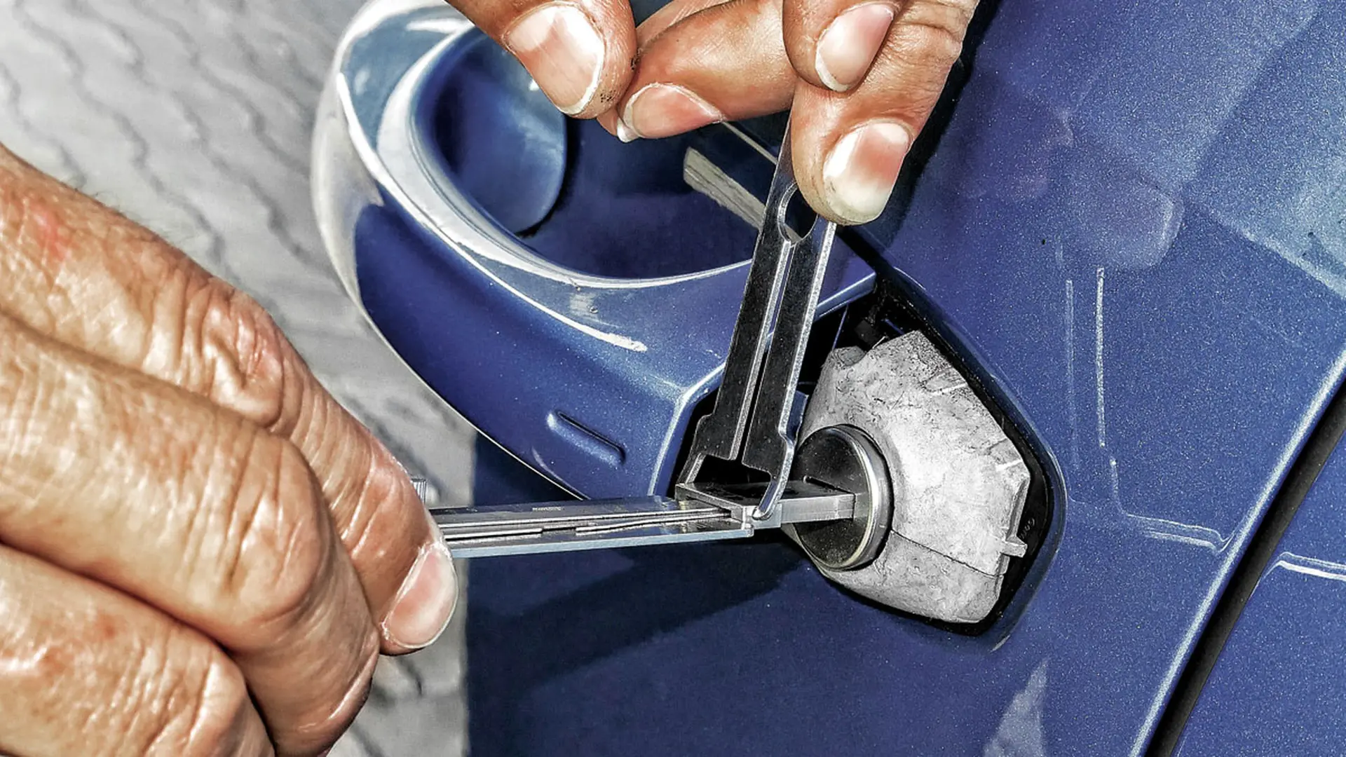 ladri auto