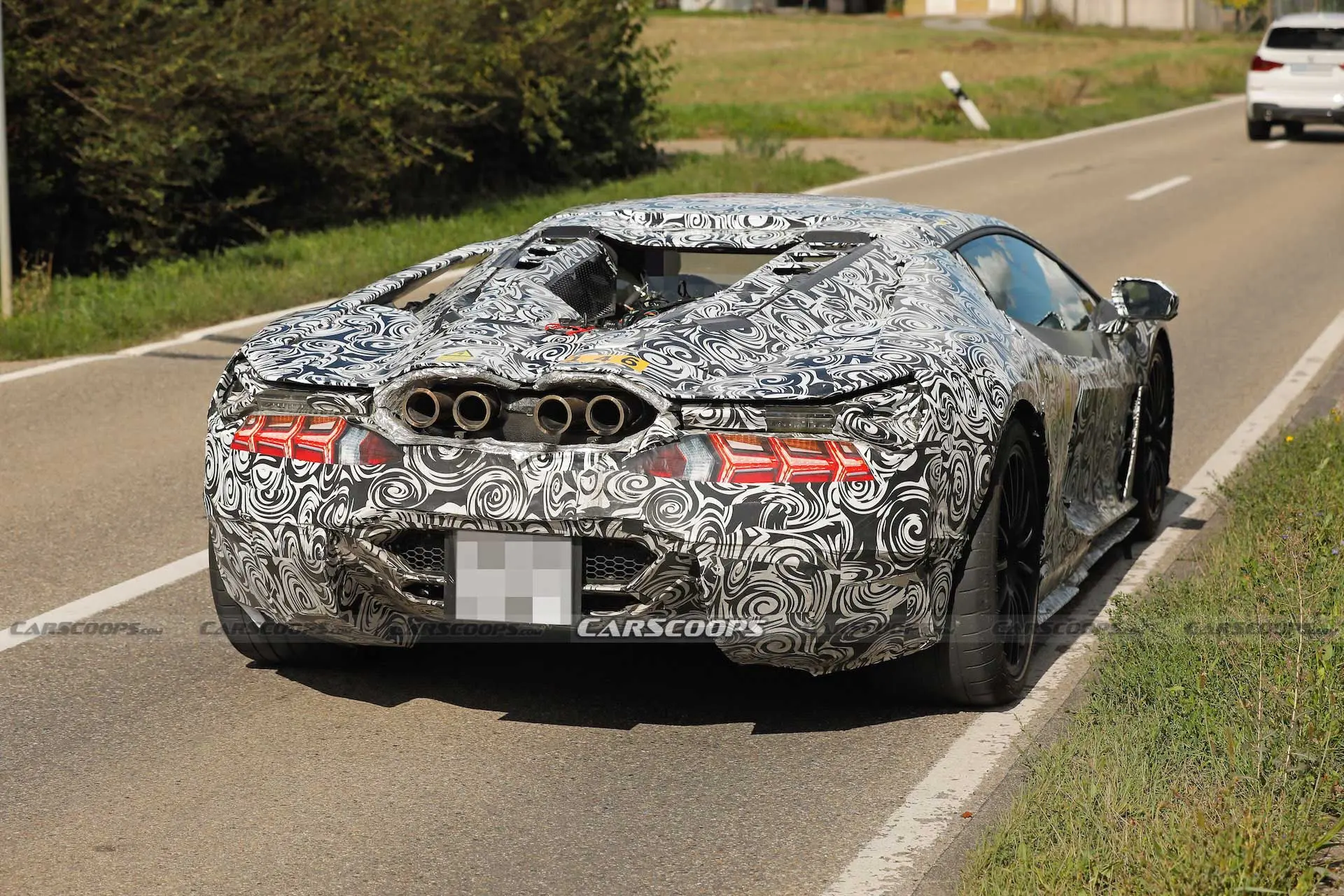 lamborghini aventador ibrida plug in
