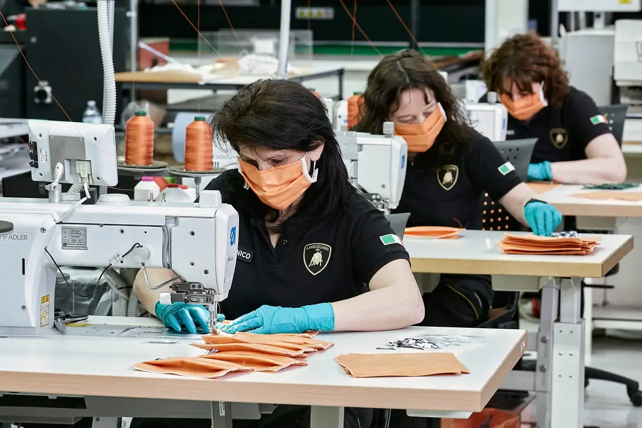 lamborghini produce mascherine