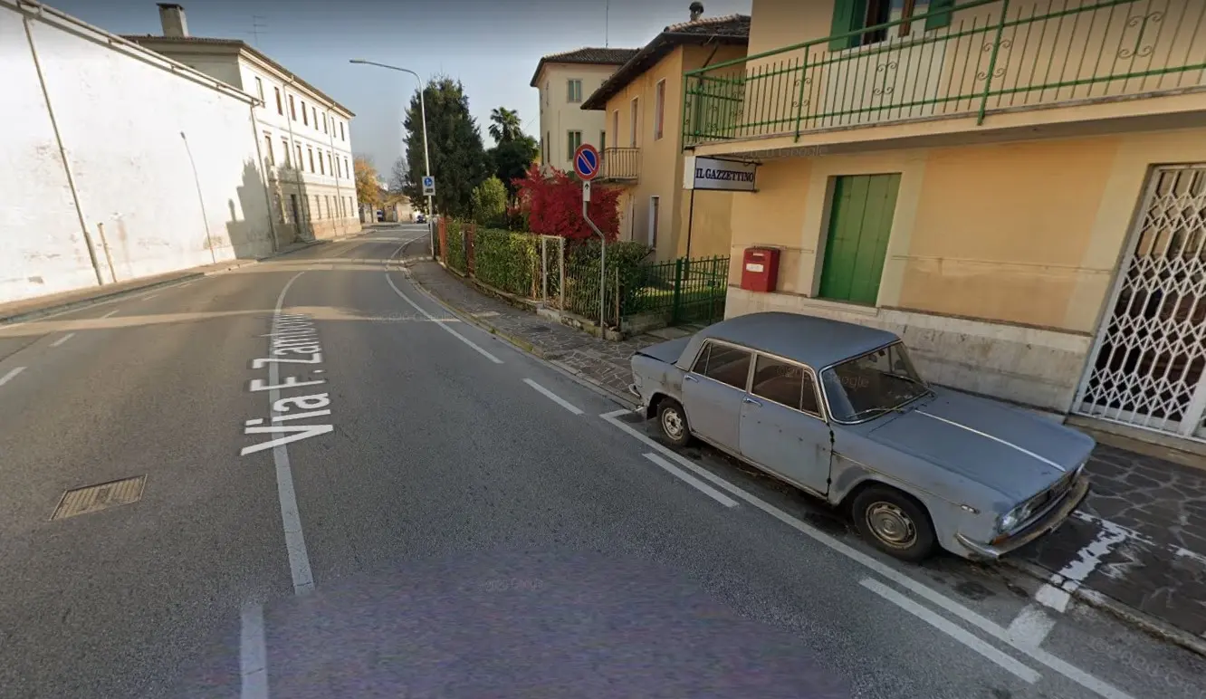 lancia fulvia parcheggiata conegliano