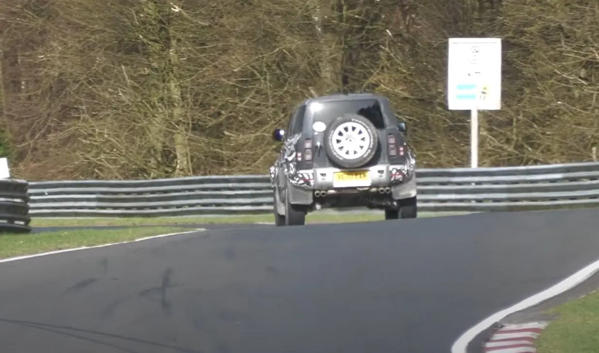 land rover defender v8 svx