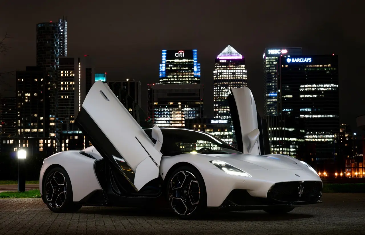 maserati mc20