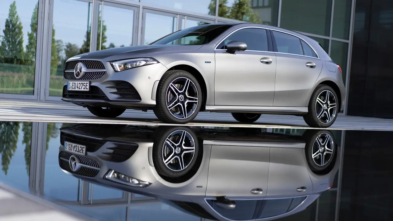 mercedes classe a 250 e prova su strada