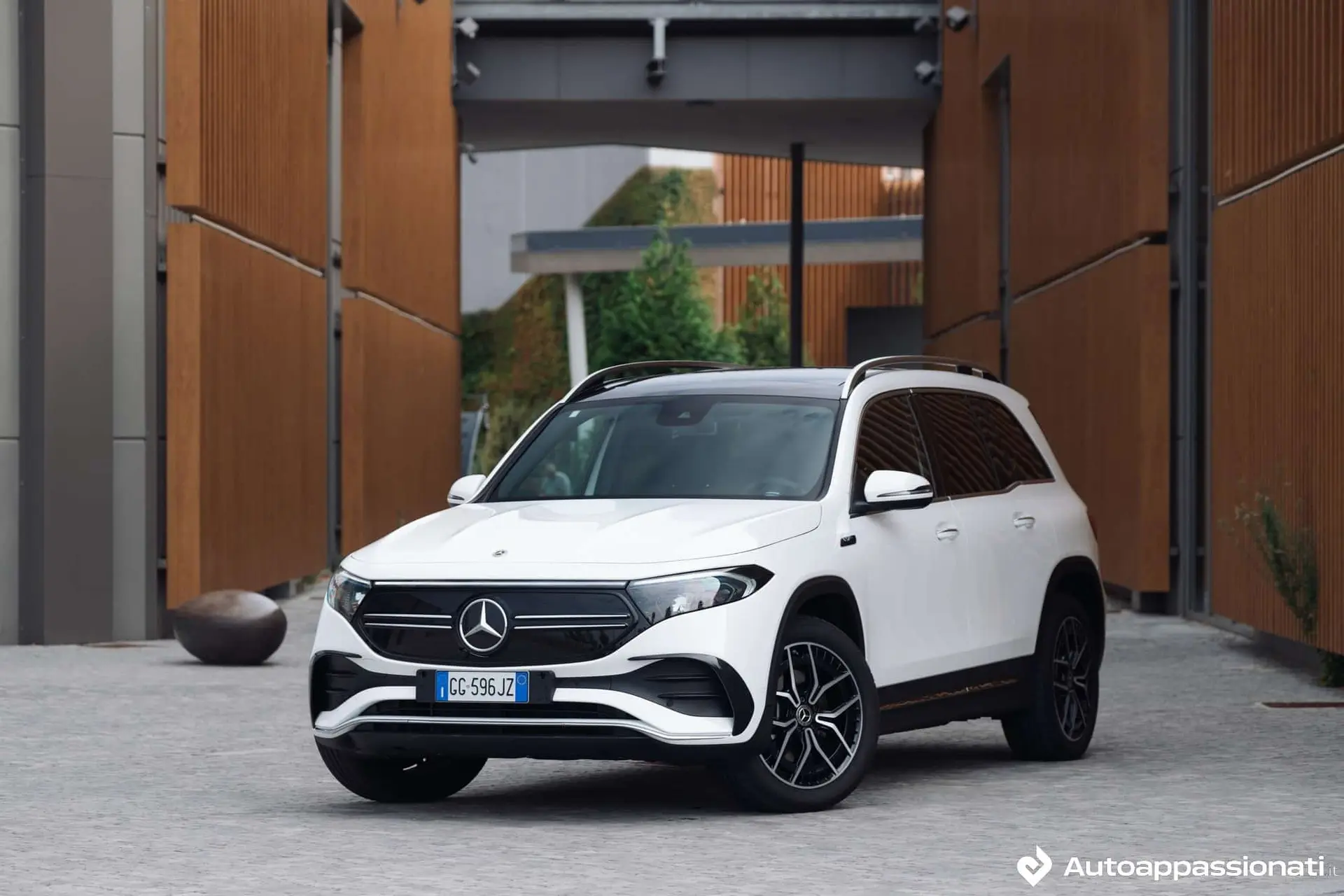 mercedes eqb 200 16