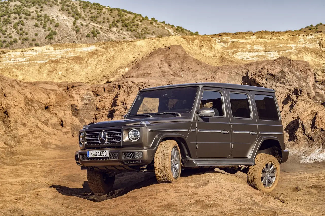 mercedesbenz classeg naias copertina