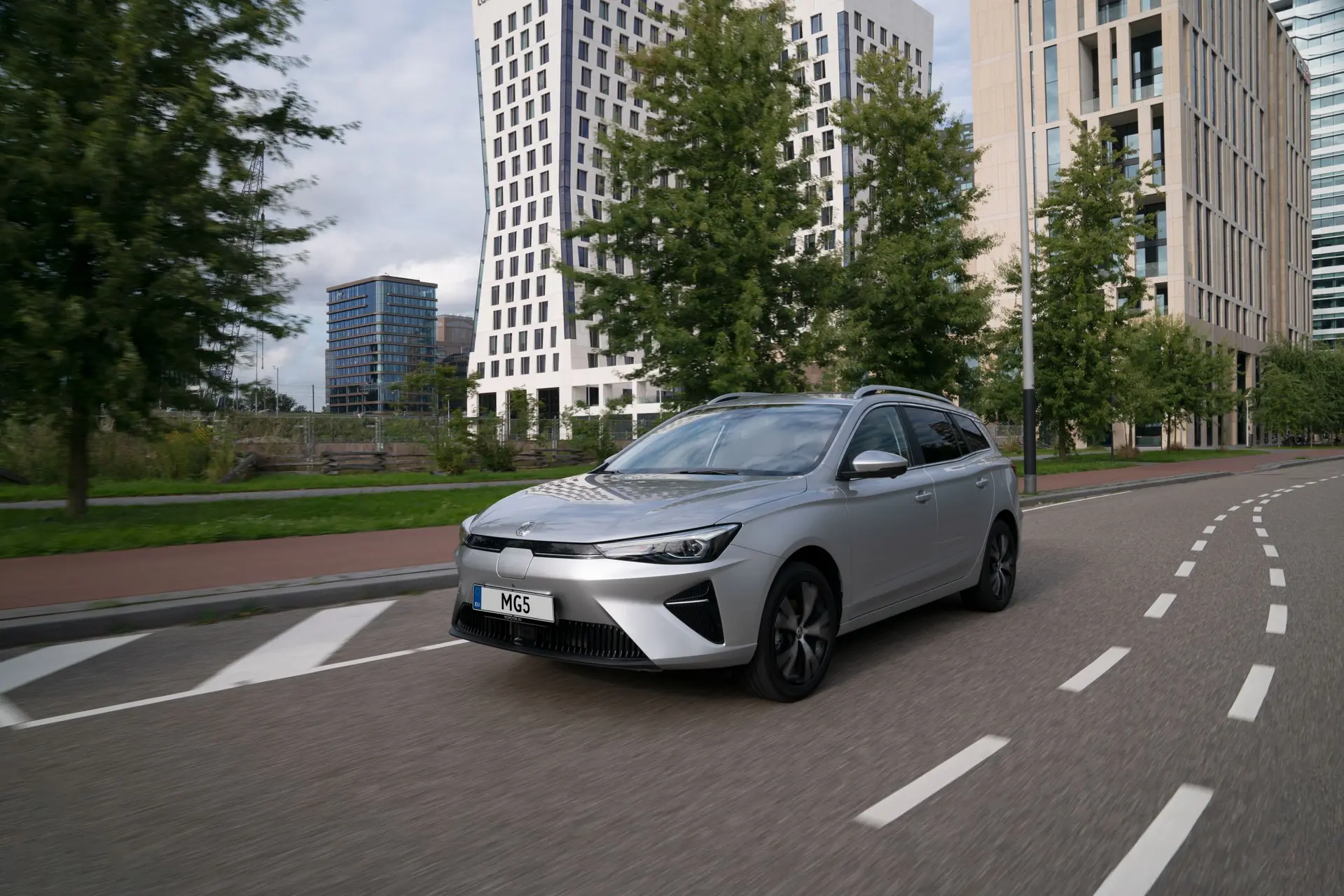 mg5 dynamic driving 03