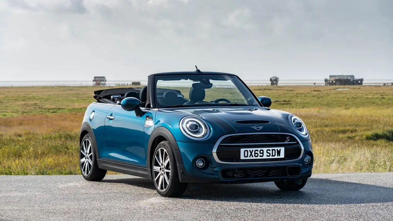 mini cabrio sidewalk 2020 04 1