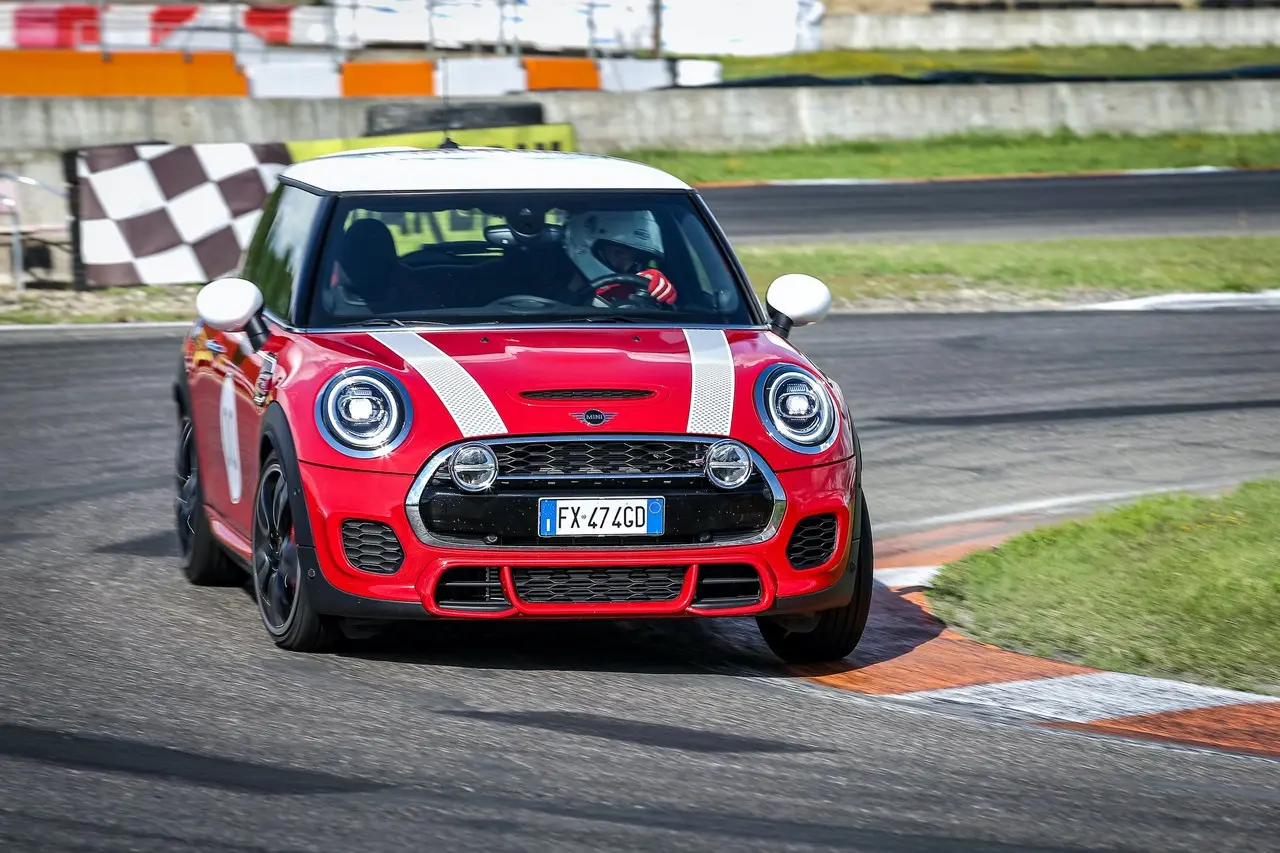mini jcw challenge edition 02