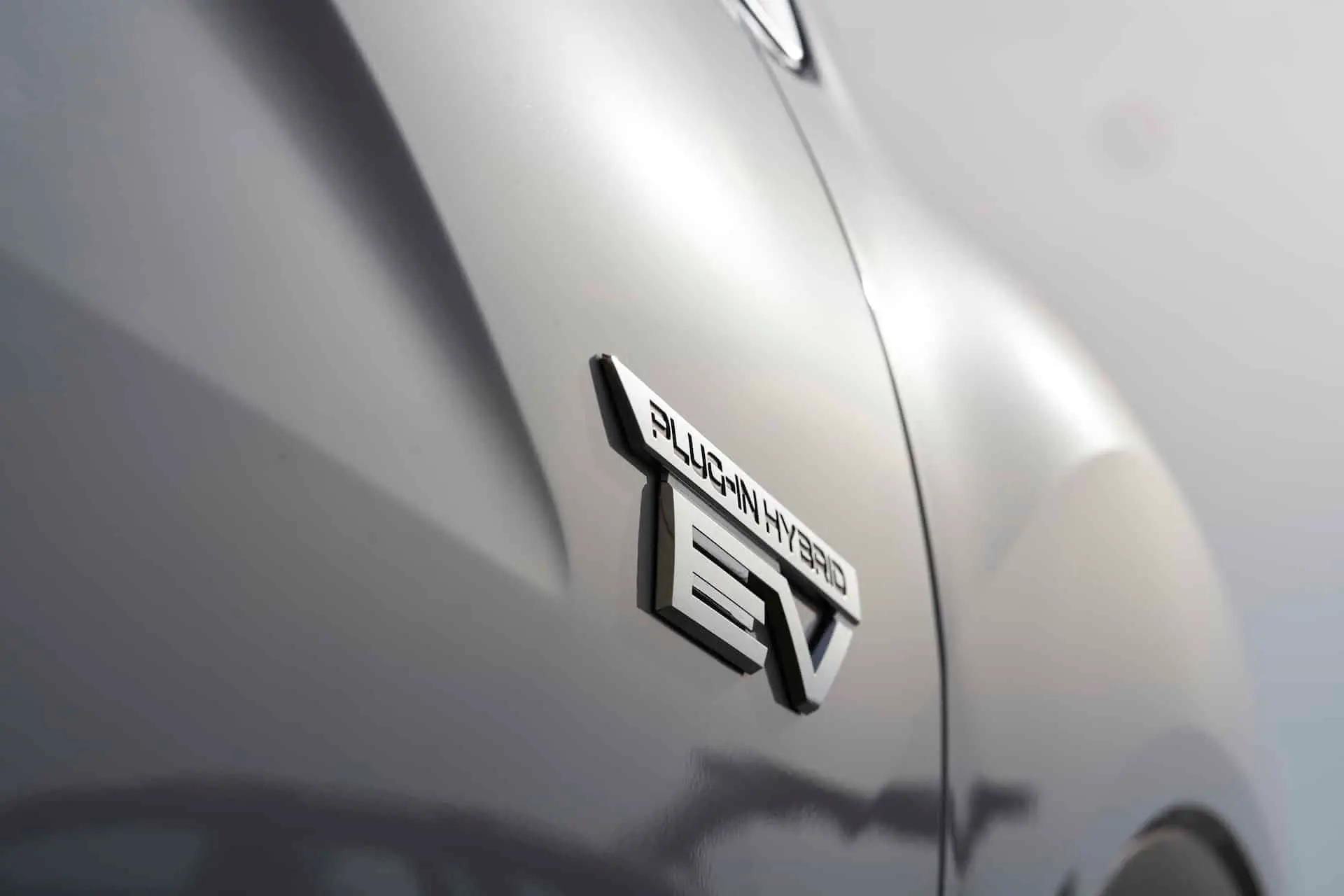 mitsubishi eclipse cross 2023 logo plug in hybrid