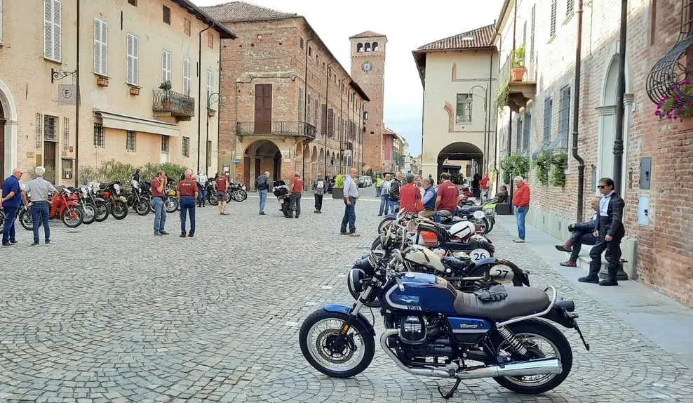moto guzzi v7