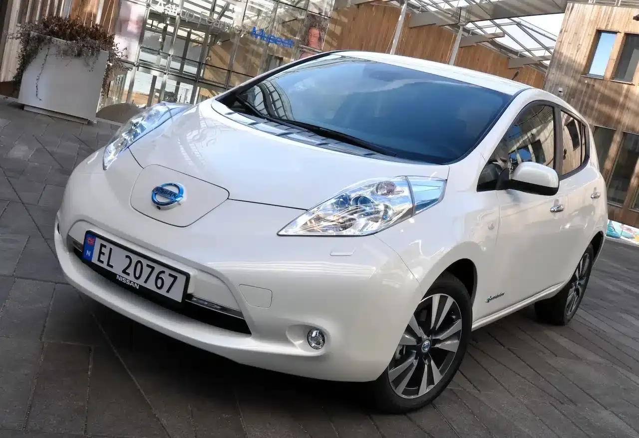 nissan leaf norvegi copia