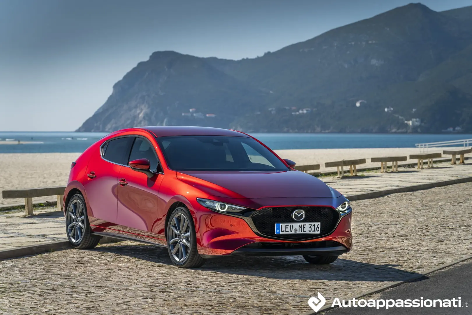 nuova mazda3 008