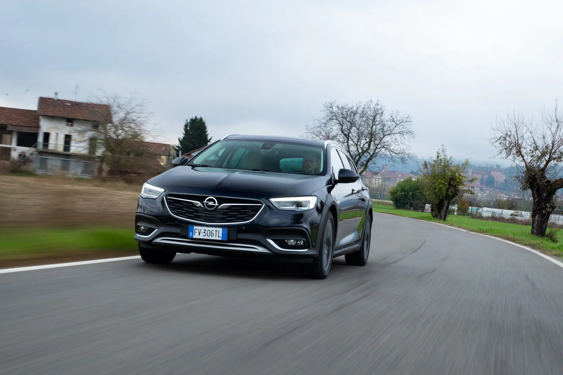 opel insignia country tourer 2019 dinamica anteriore